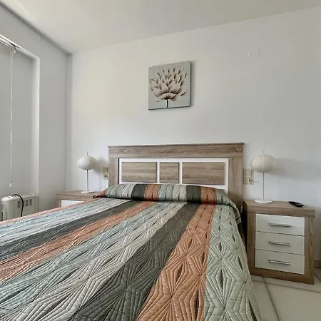 Primera Linea Con Piscina En Апартаменты *