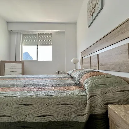 Primera Linea Con Piscina En Кальпе