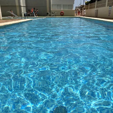 Primera Linea Con Piscina En Calpe