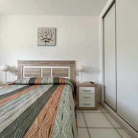 Primera Linea Con Piscina En *