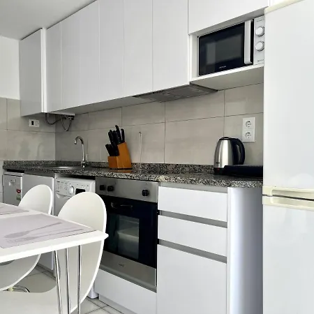 Primera Linea Con Piscina En Apartamento *