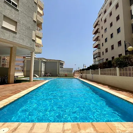 Primera Linea Con Piscina En Calpe