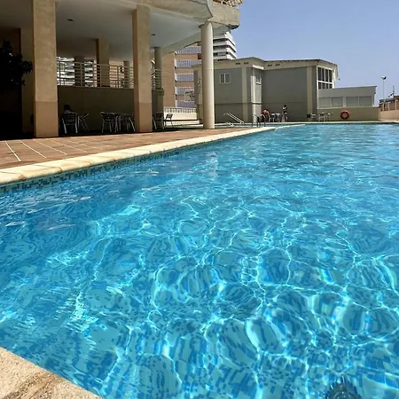 Primera Linea Con Piscina En Lejlighed