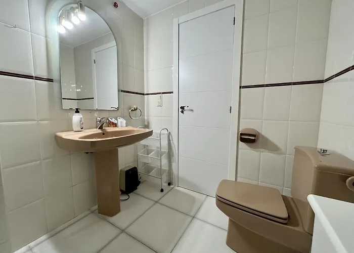 Primera Linea Con Piscina En Apartment