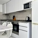 Primera Linea Con Piscina En דירה *