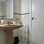 Primera Linea Con Piscina En דירה