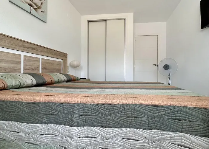 Primera Linea Con Piscina En *