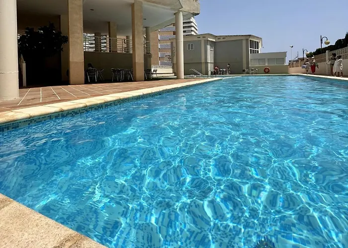 Primera Linea Con Piscina En 公寓